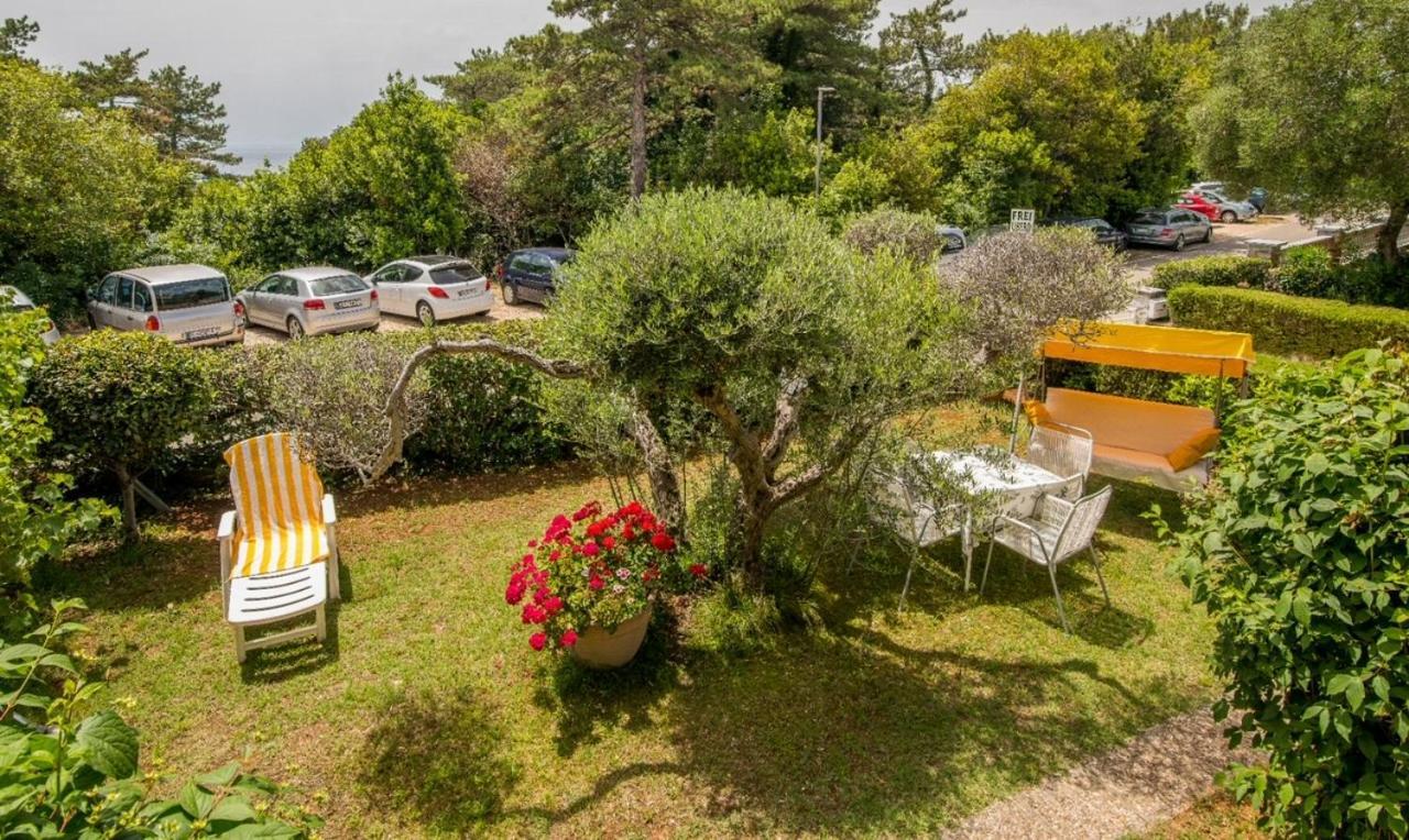 Appartement Nada 2 *